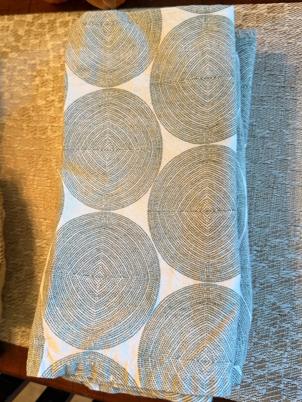 Table napkins green and white geometric set of 6